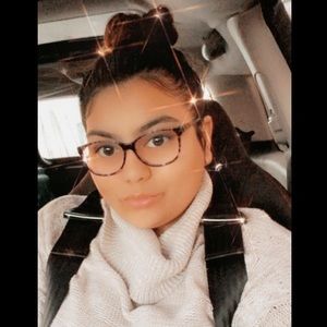 Meet your Posher, Ana leslie